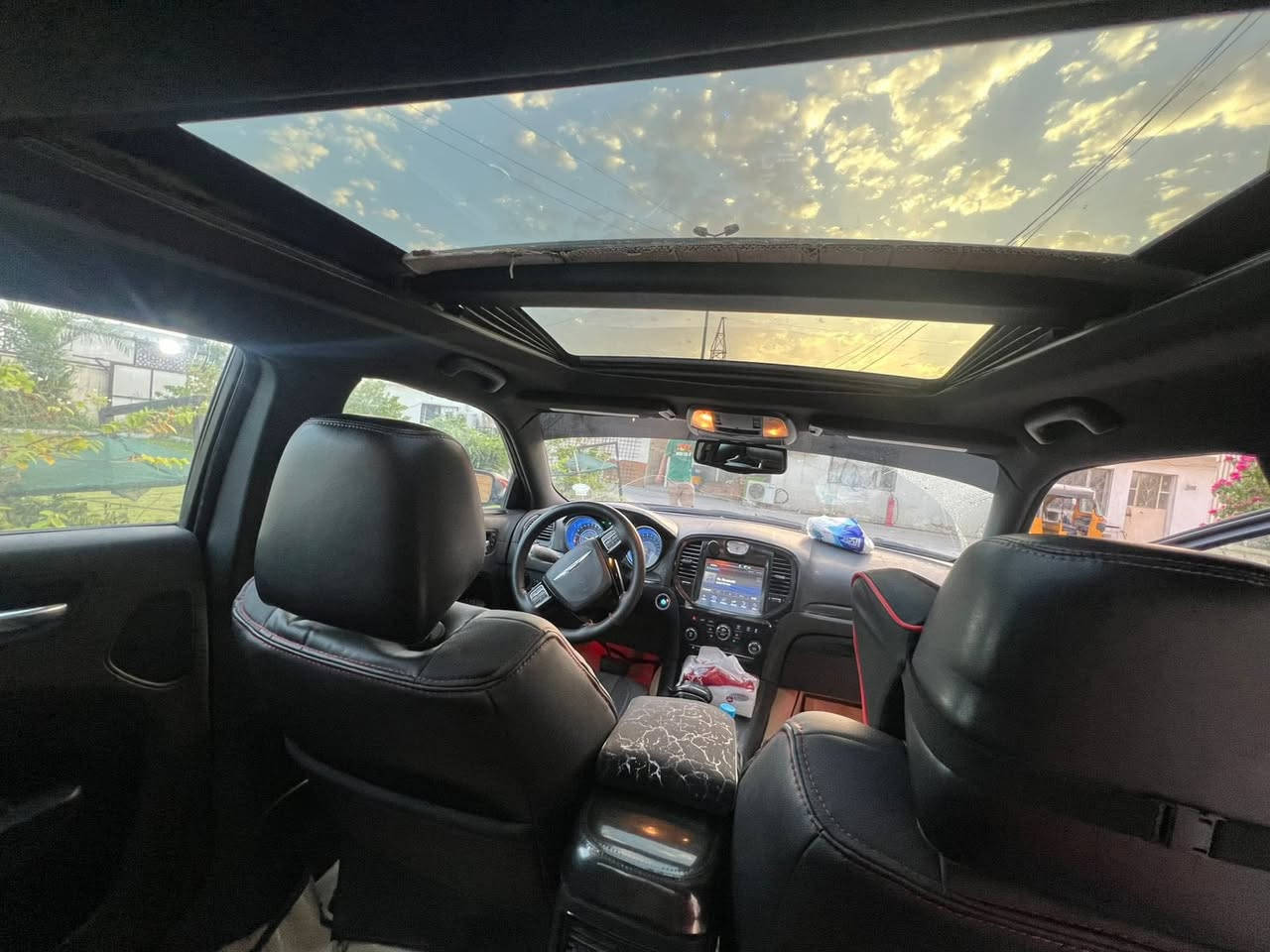 سلام عليكم اوباما 2012سياره فول خزن ميموري كشنات تدفئه تبريد السياره ماناقصها اي شي تبريد فول حداديه امامي خلفي جديد السياره خير من الله السعر 160وبيها مجال حك الجير  *********** مامتواجد ع فيس الرقم بي واتساب
