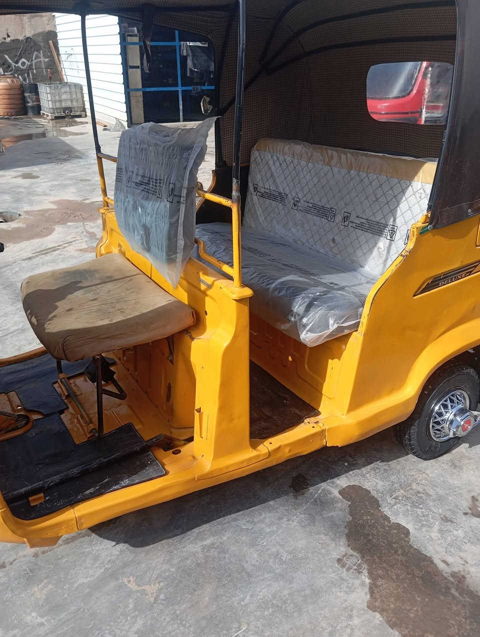 سلام عليكم تكتك للبيع موديل 20شهر10جاهزه كبل لشارع مكينه صار 5تيام من شديتهه يعني تبديله دهن وحده بدله ضفاير جدد لا خياس ولا ضربه التكتك اوراق جادر جديد  تراي 23مذب عليه ربع العنوان بغداد المحموديه  السعر 3750وبيهه مجال لشراي الرقم ***********
