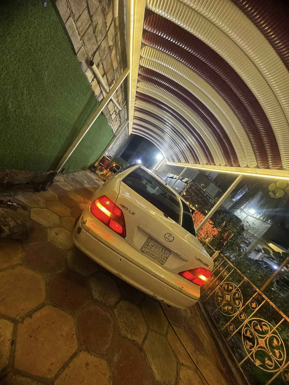 السلام عليكم لكزز 8سلندر 430Ls كير محرك مكفولات مكفوله كصه ونقل جثه فول مواصفات
بصمه مواصفات للاخير 
رقم صلاح الدين مداور مكاني البصره  بيه حادث بجم وتعمرت /الهاتف *********** السعر 85$
