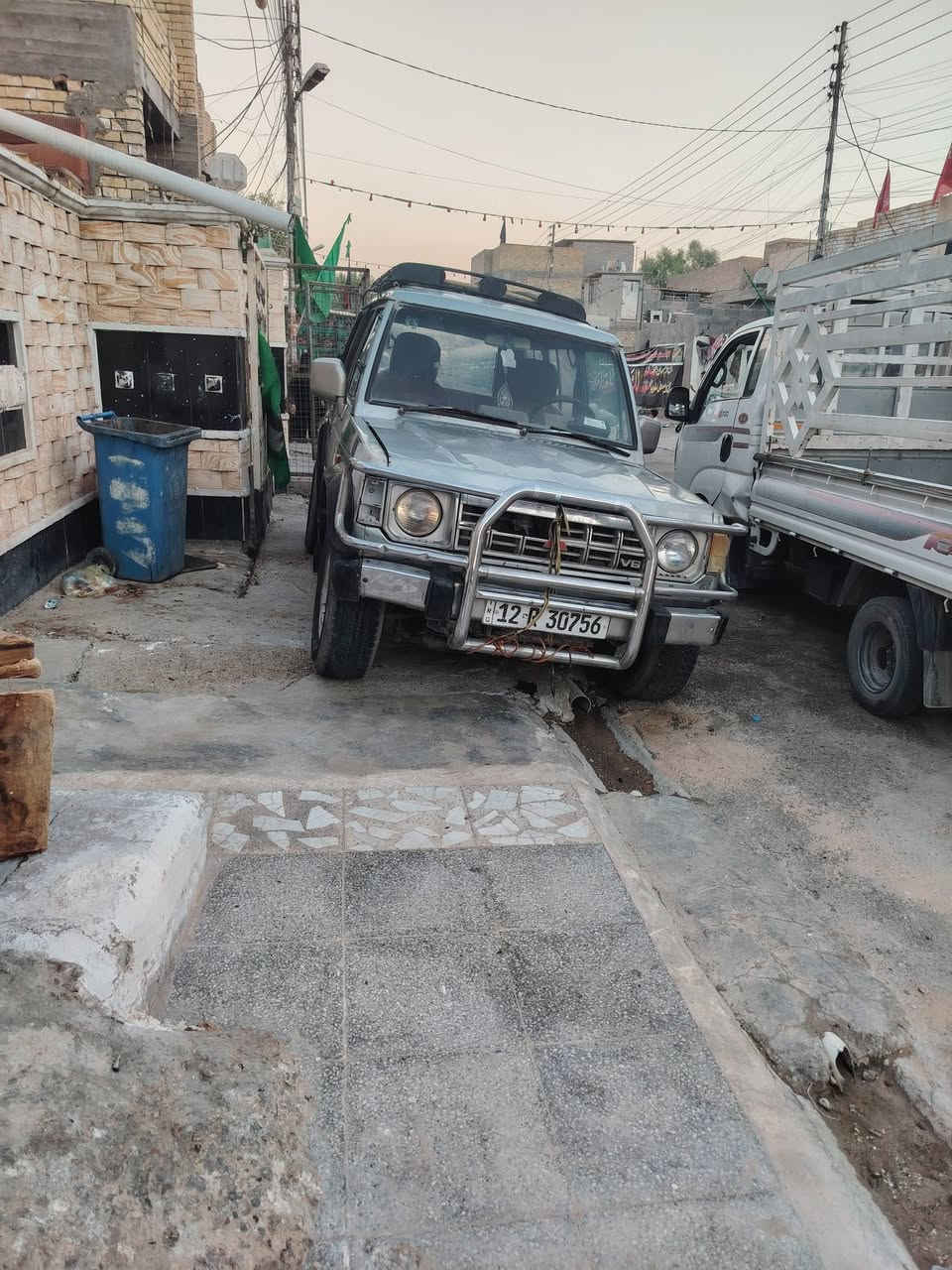 كالوبر موديل ٩٠ بسمنه محرك ونجي السعر ٢٨ سنويه جديده عليه غرامات تنكطع من سعره السعر ٢٨ وبيه مجال بصط،مكان السياره بغداد حي النصر ***********
