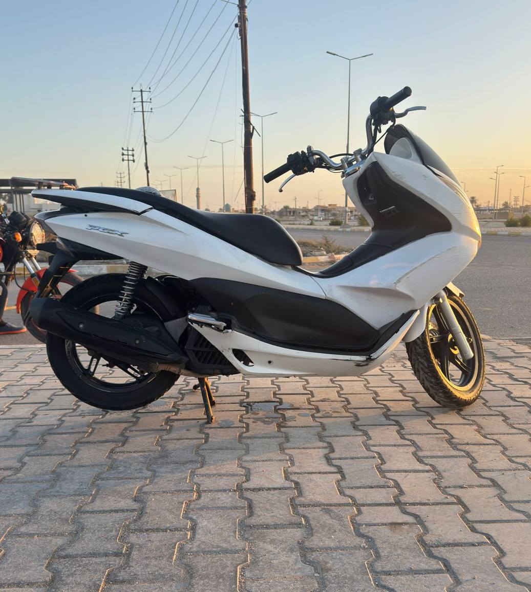 سلام عليكم دراجه pcxللبيع دراجه نظيفه وناعمه وما ناقصه شي مكان كوت العزه سعر مليون و 100 وبيه مجال الشراري يتصل ‏‪***********‬‏
