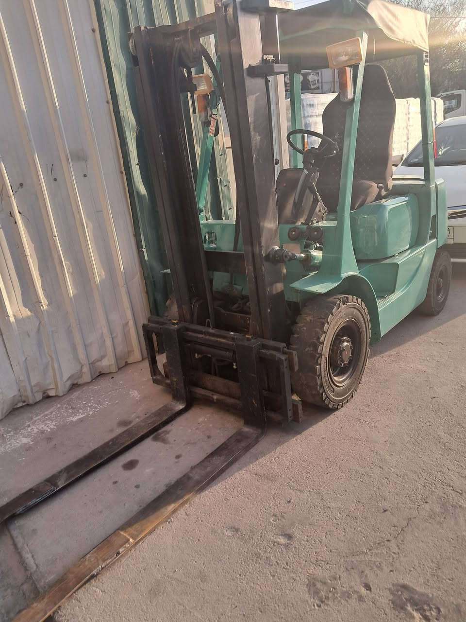 سلام عليكم .. رافعة متسوبيشي ياباني 3 حركات جب ناصي محرك وكير ممتاز و شغالة جاهزة  موديل 2002 بدون اوراق السعر 45 ورقة  حجم 2 طن ونص مكاني بغداد الكرادة  غير متواجد على الفيس واتساب فقط ***********
