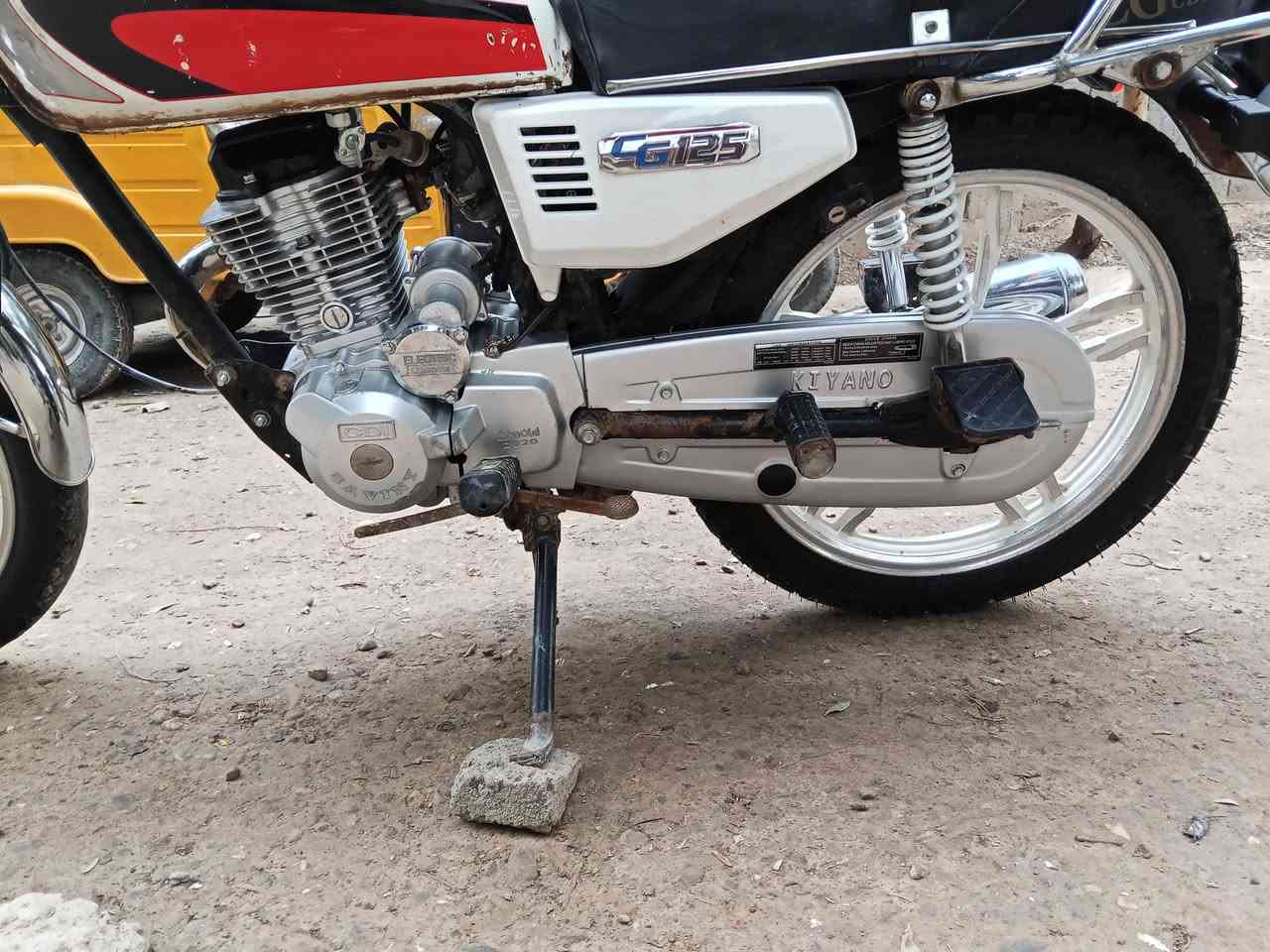 سلام عليكم دراجة ايراني للبيع خمسة كير موديل 2020دراجة مكينة لا تنقيص ولا تبخير كهربائيات كلهة شغالة اي نقص ما بيهة شلعة معدل مكاني بغداد نهاية سبع قصور بلوسمة رقم لواتساب ***********/***********.           وتساب وتصال.  سعر دراجة 425وبيهة مجال لشراي
