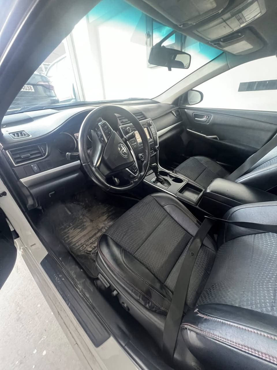 اسم السيارة و نوعها و موديل : كامري ٢٠١٥ se
سعر و مجال :150 
غرامة : 6 ورقة 
عدد سلندر + المحرك حجم المحرك :4 2.5 L
عدد الممشة : 290 الف ميل 
مكينة مفتوحة : لا 
الكير مفتوح :لا 
المكينه بيها نفخ :لا 
عدد قطعة الصبخ + امكنها :
تعديل بارد : باب السايق و جملوف فقط بدون صبغ
الايربكات : ساليمة 
الشاصي و الدواخل :بدون دواخل و شاوصي 
رقم الشاصي  :
تحويل او وكالة :موجود 
عنوان : دهوك 
تبديل : موجود
قسط : موجود
رقم الهاتف :***********
