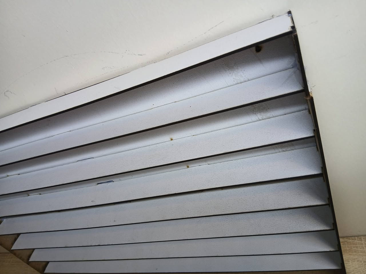 السلام عليكم 
متوفر رفوف حسب الطلب
للمصغرات التريلات او السيارات 
الي معروضه 
العرض 40سانتم
طول 60 سانتم
عرض الخانه 4.5
نوع الخشب MDF
للطلب والاستفسار خاص او اتصال
***********
