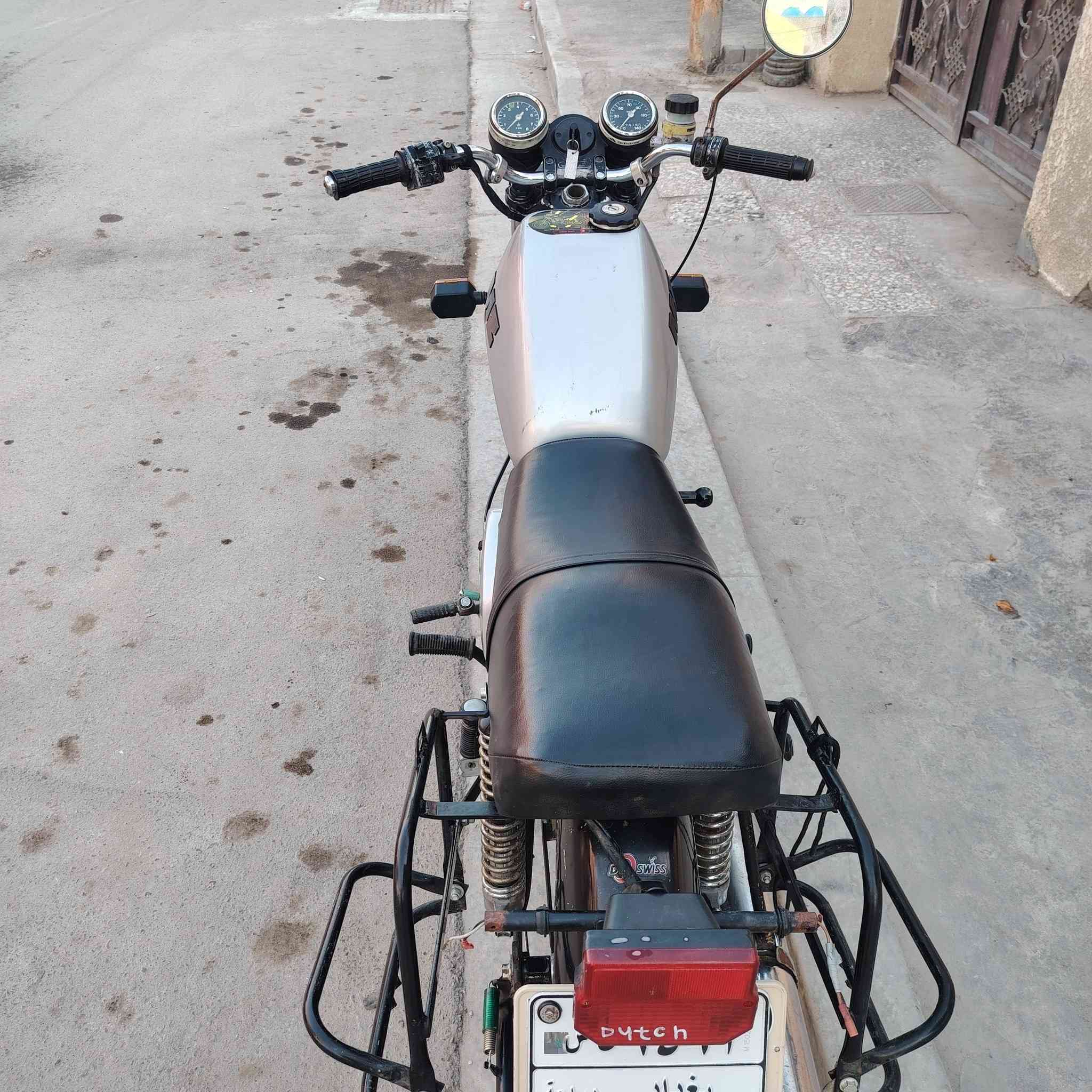 سلام عليكم مرخصت مدير الكروب المحترم قنبوره للبيع  المانيه ماكنيت ابلادي كلهه ابلاديه موديل 90 رقم وسنويه بغداد انكليزي لل 29  تحويل مباشر مكان بغداد دراجه جاهزه السعر خاص للاستفسار اتصل وتدلل ***********
