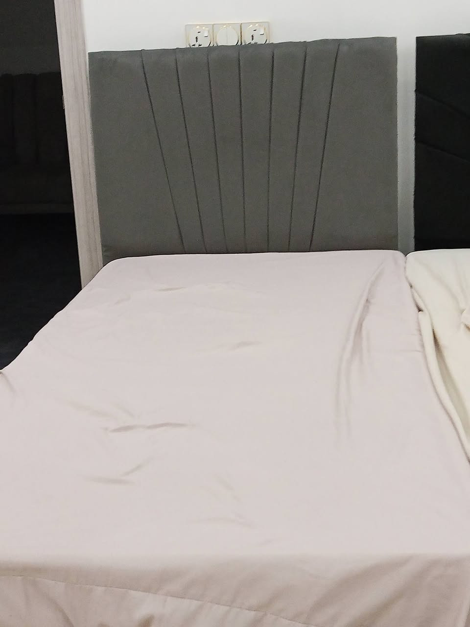 سڵاوی خوای گەورەتان لێ بێت ئەم ٣ سیستەمەمان هەیە بۆ فرۆشتن لۆکە هیچ کێشەیەکی نیە و هیچ شوێنی عەیبار نەبوە وو دۆشەکیشی لەگەڵە ژێر دۆڵابە هەر ٣ کیان نرخی هەر یەکیان ١٧٠ هەزار وە هەر ٣ دانەکەیان ٥۱۰هەزار

ژمارە *********** 
واتساپی لەسەرە 
ئەدمینی ♥️♥️
