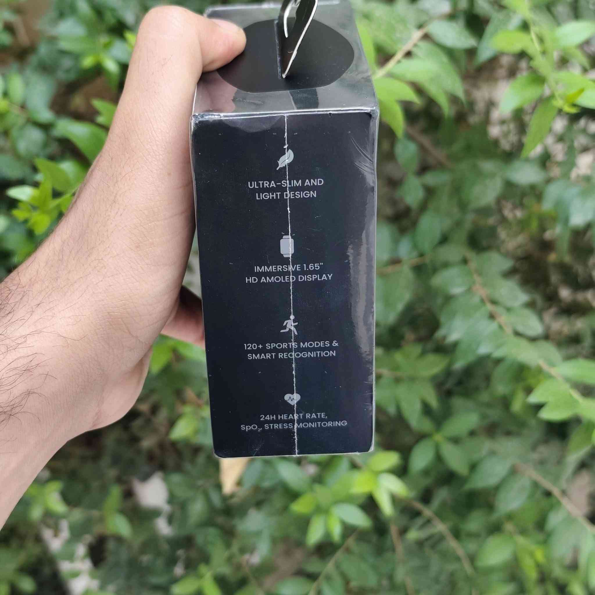 Amazfit GTS 4 Mini
ساعة امازفت الأصلية (من منظومة Zepp التابعة لشاومي).
(جديدة لوك بجياس الشركة متوفر قطع محدودة جداً)
 ساعة أصلية تمنحك جودة اعتمادية طويلة الأمد، بمميزات تميزها عن الساعات المقلدة والضعيفة.
🔍 أبرز المواصفات والمزايا التقنية:
🔋 بطارية فائقة الصمود: تعمل حتى 15 يوماً من الاستخدام النموذجي بالشحنة الواحدة، لتنسى عناء الشحن اليومي تماماً.
📺 شاشة AMOLED مذهلة: شاشة عالية الدقة بحجم 1.65 بوصة تضمن وضوحاً فائقاً للألوان حتى تحت أشعة الشمس المباشرة، مع تصميم مربع عصري وإطار معدني من الألمنيوم النقي.
📍 نظام GPS مدمج: تتبع دقيق للمسارات والأنشطة الرياضية عبر 5 أقمار صناعية، دون الحاجة لحمل الهاتف أثناء الجري أو ممارسة الرياضة.
🩺 رعاية صحية متكاملة: مراقبة مستمرة على مدار 24 ساعة لمعدل نبضات القلب، ومستوى أكسجين الدم (SpO_2)، ومستويات التوتر، بالإضافة إلى تحليلات دقيقة للنوم.
💧 مقاومة تامة للماء: بمعيار 5 ATM (تتحمل الضغط حتى عمق 50 متراً)، مما يجعلها مناسبة تماماً للسباحة والاستخدام اليومي تحت المطر.
🪶 وزن خفيف وتصميم مريح: بوزن 19 غراماً فقط، تمنحك راحة تامة طوال اليوم أثناء العمل أو النوم.
السعر 125 الف
#ساعات_ذكية #ساعة_ذكية #ابل #ايفون #ساعة


**إذا كنت صاحب هذا الإعلان وتريد حذفه لأي سبب، رجاءا أرسل رسالة إلى الدعم الفني**