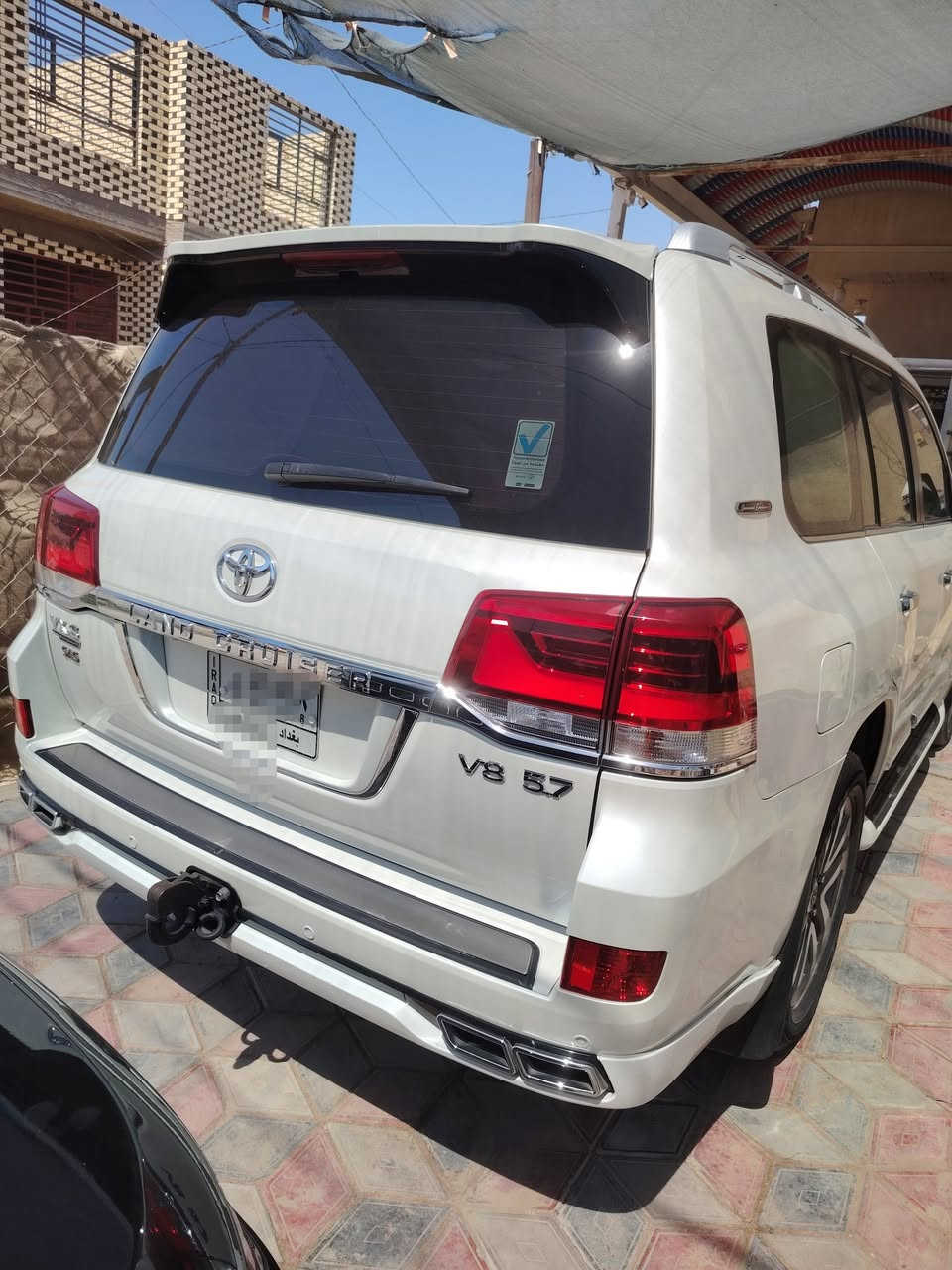 السلام عليكم لاندكروز. ساز. 2021 رقم بغداد فوول مواصفات محرك 8 سلندر 5.7 VXS. مواصفات لكزز جكات أعلى مواصفات بالاندكروز  مكفوله كفالة عامه على الفحص سيارة جديدة وجاهزة ما بيه اي نقص محرك كير مكفولات صدر امامي خلفي جديد تخم تاير جديد دنلوب. سيارة على وضع الشركة ماشية 90 حقيقي للاستفسار ***********  مكان السياره النجف.
