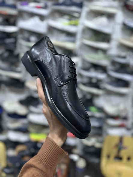 قطعة تحفة رسمية قالب ايطالي موديل ايطالي حديث
قياس 40
طول القدم 25 cm
جلد طبيعي من الخارج 
جلد طبيعي من الداخل
بطانة جلد طبيعي
دبان جلد طبيعي
وزن خفيف ريشة 
ارضية فلوريتان 

متوفر توصيل الى بغداد وجميع المحافضات
عنوان المحل بغداد الجديدة 
خلف عمارة الكبيسي
غرناطة الحذاء الاصلي
***********
