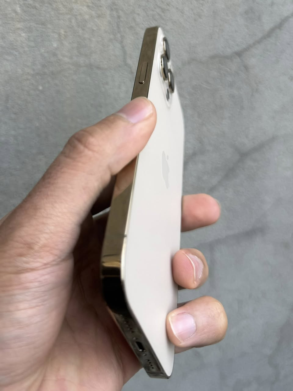 سعر 350 الف 12 برو ماكس ذاكره 256 بطاريه 100 جهاز جديد بعده فقط البصمه مال وجه واكفه بل تحديث باقي مكفول جهاز نضيف مبين بصور مكاني بغداد
‭0774 352 4973‬
