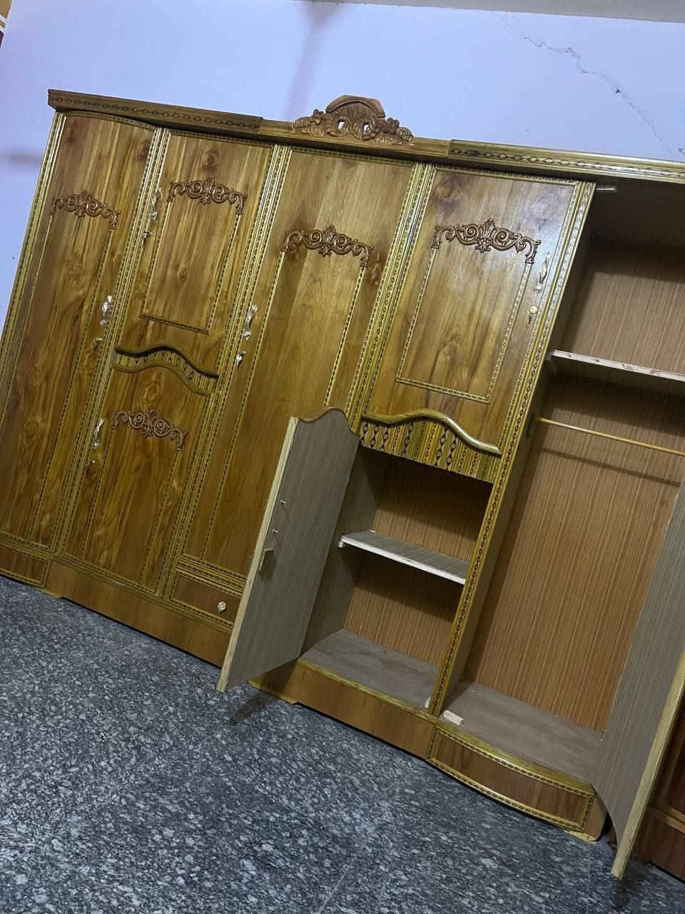 كنتور  5  باب  4 ملم 
الوجه صاج الداخل خشب عادي  القاعدة 
بلوك الضهر جرجوبة براغي 

*القياس 
الكنتور ارتفاع   220 سم وعرض 300 سم


**إذا كنت صاحب هذا الإعلان وتريد حذفه لأي سبب، رجاءا أرسل رسالة إلى الدعم الفني**