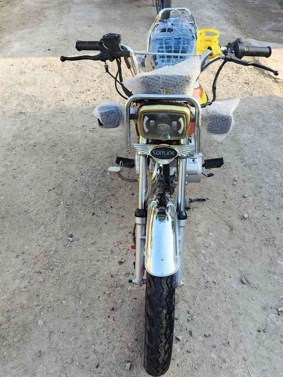 السلام عليكم سيفان للبيع موديل 24 سونك الاصلي مكينه 200 ما مفتوح بيه ولا برغي  مكفوله السعر 725 وبيه  مجال المكان الحمزه الغربي عل سريع قرب شركه الاتحاد الي مو شراي لا يشلع كلبي ***********
