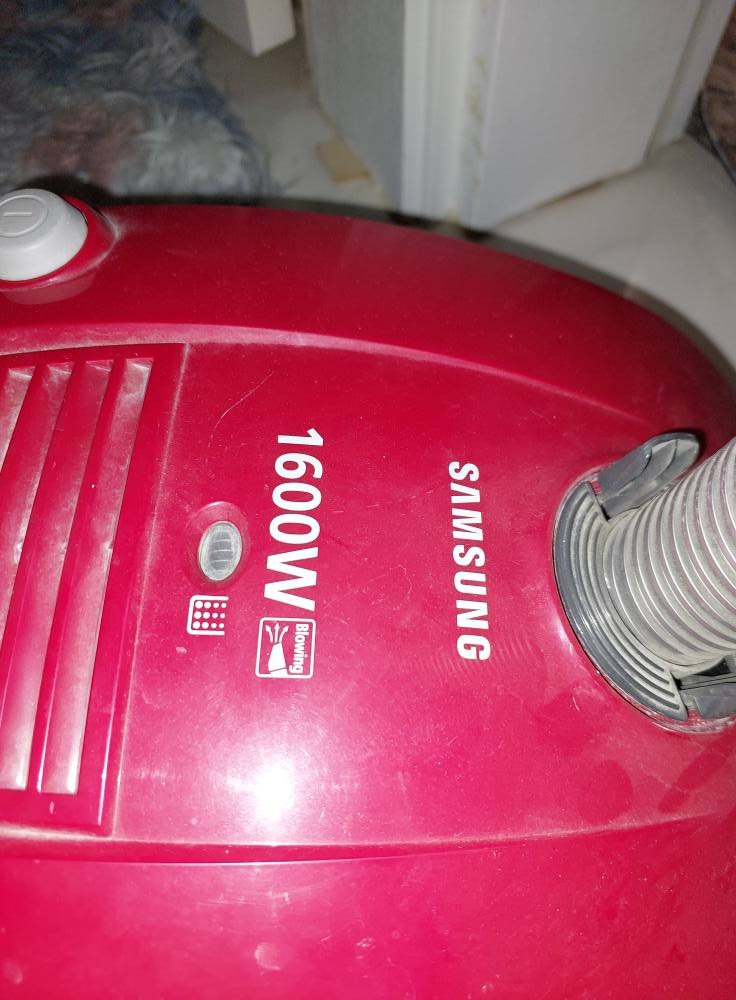 مكنسة كهربائية كلش نظيف ومابي اي عيب ويشتغل مثل الورد 
*********** كركوك, العراق
