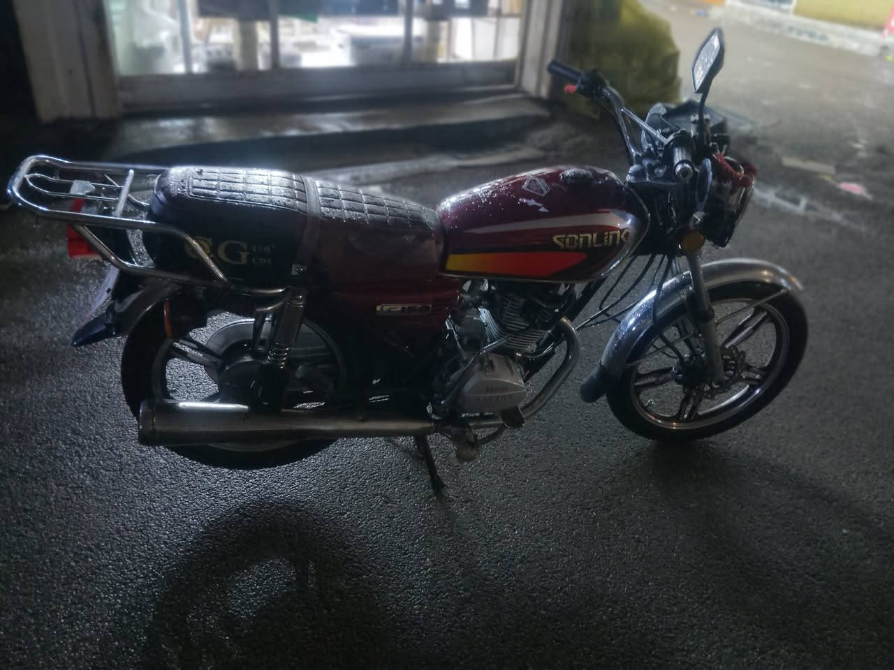 سلام عليكم دراجة سيفان ايرانية مديل21اوراق كاملة السعر500بيهةمجال المكان بغداد حي نصر ***********
