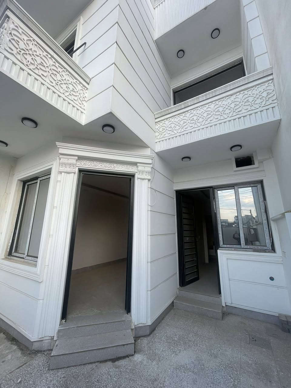 #بيت للبيع🏠

في حي البكر ١٠٠م

بناء حديث غير مسكون

البيت طابقين 

يتكون من عدد غرف ٢ في الطابق الاول

عدد غرف ٢ في الطابق الثاني مع هول و الصحيات

للتواصل:

مكتب (التاج الملكي) حي البكر بداية سايدين تايتنك 

مكتب (الياسمين) قرب نور ماركت 

الارقام 

***********اسيا

***********واتساب

للسعر يرجى الاتصال او المراسلة على الواتس...
