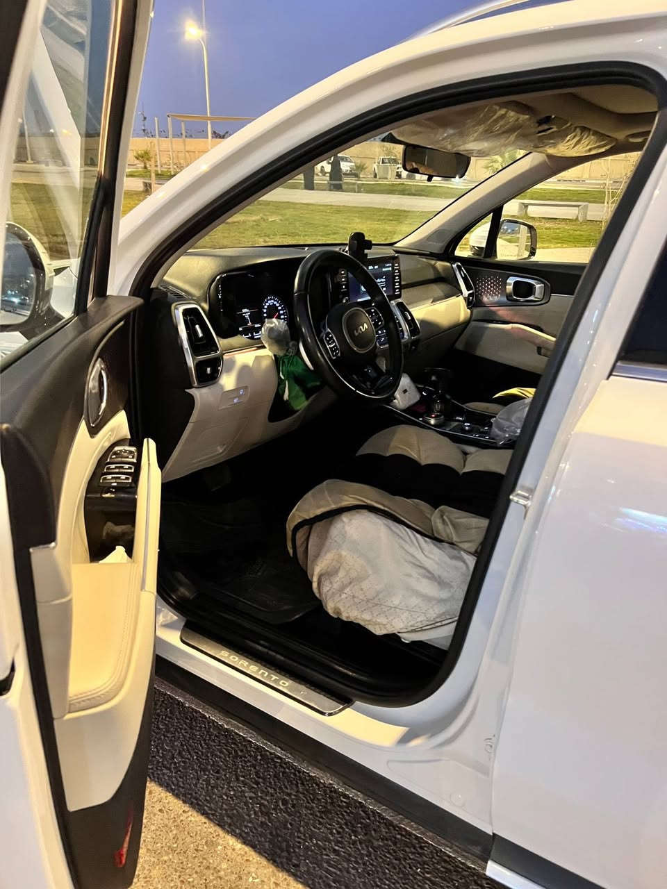 سورينتو 2023 خليجي
السياره جاهزه من كلشي
مكفوله كفاله عامه ع وضع الشركه
رقم اربيل بأسم شركه
مكينه 3500 / 6 سلندر
حداده جديده تخم تاير جديد تبريد 3 قطع 

السعر000 .30 $ وبيه مجال 
للاتصال    ***********
