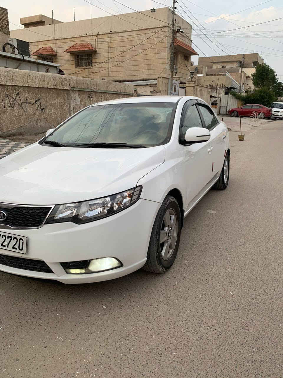 السلام عليكم
‏من رخصه الادمن
‏كيا سيراتو موديل 2013 خليجي لون ابيض مكينه 1600 مكفوله من الفتح والكير هم مكفول من الفتح مواصفات شفتات ستيرن شاشه كامره وبقيت المواصفات المعروفه مال الخليجي السونار مرفق مع الصور السعر97 وبيه مجال مكلف بالنشر
‏مكاني بغداد / الكرخ / البياع/ رقم التلفون
‏***********
‏
