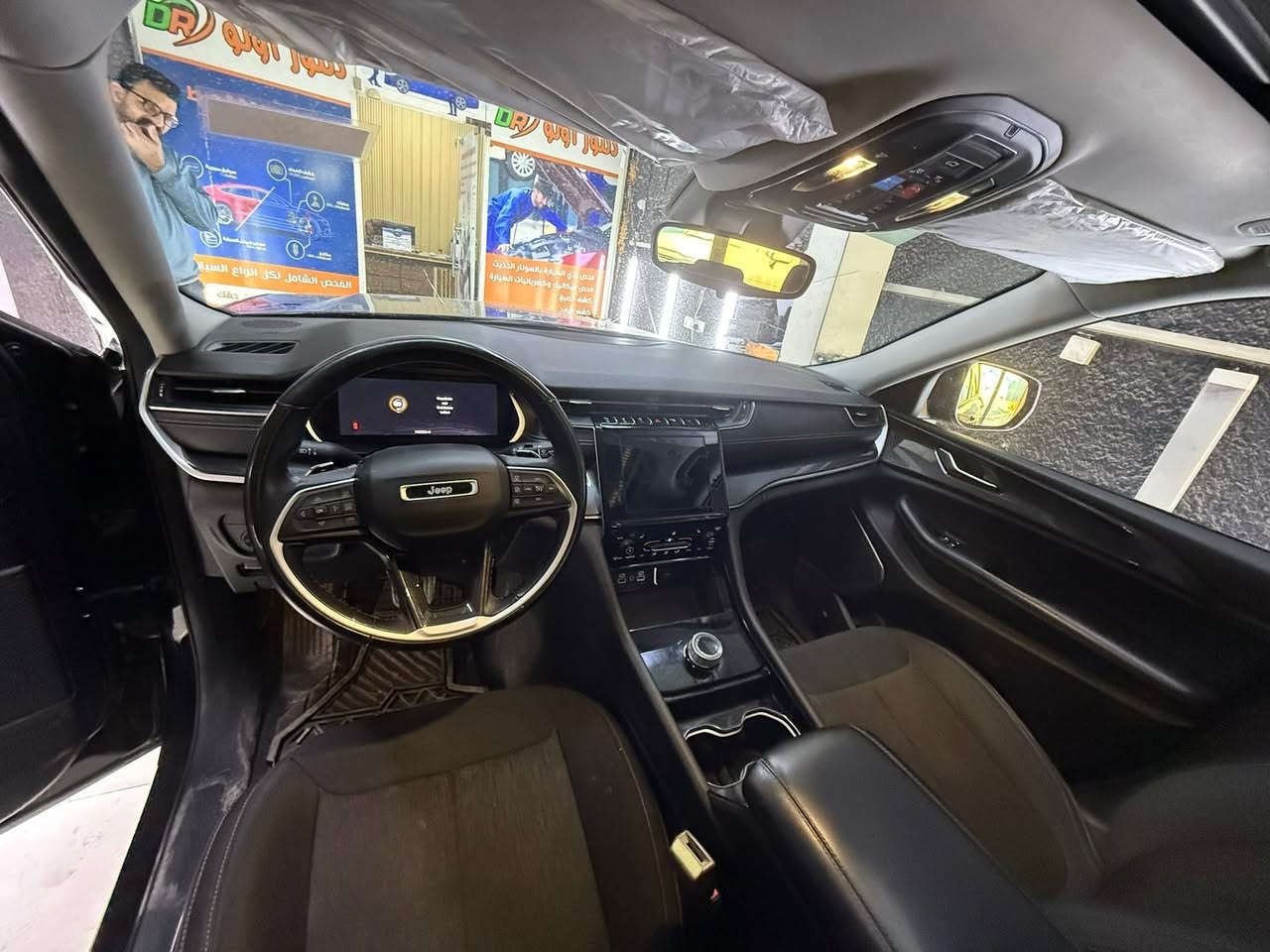 السلام عليكم 

للبيع | جيب  لاريدو 2022 🚙

✨ موديل: 2022
🇺🇸 الوارد: أمريكي (كلين تايتل)
✅ السيارة مكفولة

    3.6لتر V6 بقوة 293 حصان 
مواصفات 

  ناقل حركة أوتوماتيك مع مقبض دوّار
  عجلة قيادة متعددة الوظائف
   إنارة سقفية LED
   شاشة وسطية كبيرة تعمل باللمس
    عدادات رقمية أمام السائق
   فتحت سقف سلايد روف 
    حساسات جانبي امامي 
    السعر المطلوب 290$
   للاتصال ***********
📌 بحالة ممتازة جداً، جاهزة للاستخدام ولا تحتاج أي مصروف
