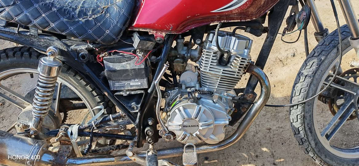 سلام عليكم 👋
موطور هيوشه للبيع
كهربائيات شغاله سلف. هندر. لايت. اشاير. 
المحرك مامفتوح. محرك نضيف ونشط
يرادله ترتيبات بسيطه
السعر. 280بي مجال بسيط جدا
المكان. الكرمه الشهابي 
الهاتف. ***********
مثل ماموضح بصوره 
اذا مو شراي لاتتصل رجاًاًاً رحاًاً
او المراوس بأيراني
