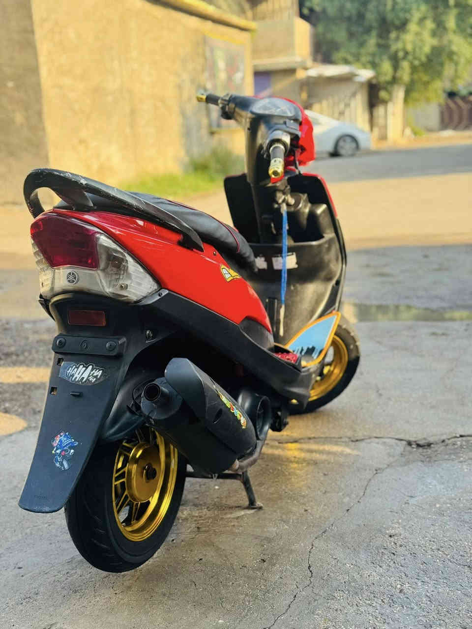 السلام عليكم شباب دراجة ماكس عدلة للبيع لدراجة كدام عينكم النظافة 99% دراجة تخبل نكرة سلف بكل وقت دراجة جديدة كلشي بيها جديد جيب فيتر وتعال افحص دراجة حلوه ونظيفه شرط شلعه ومعدل وبيها تزويد خارجي صالنصه FM رياضي بيها يدات سكليتر  رياضي بيها وياله رياضي كلجات رياضي ولمكينة شوف عينكم نضيفة وحلوه وناعمة للاستفسار خاص او هذه رقمي الي يحب يتصل *********** مكاني بغداد الدورة
