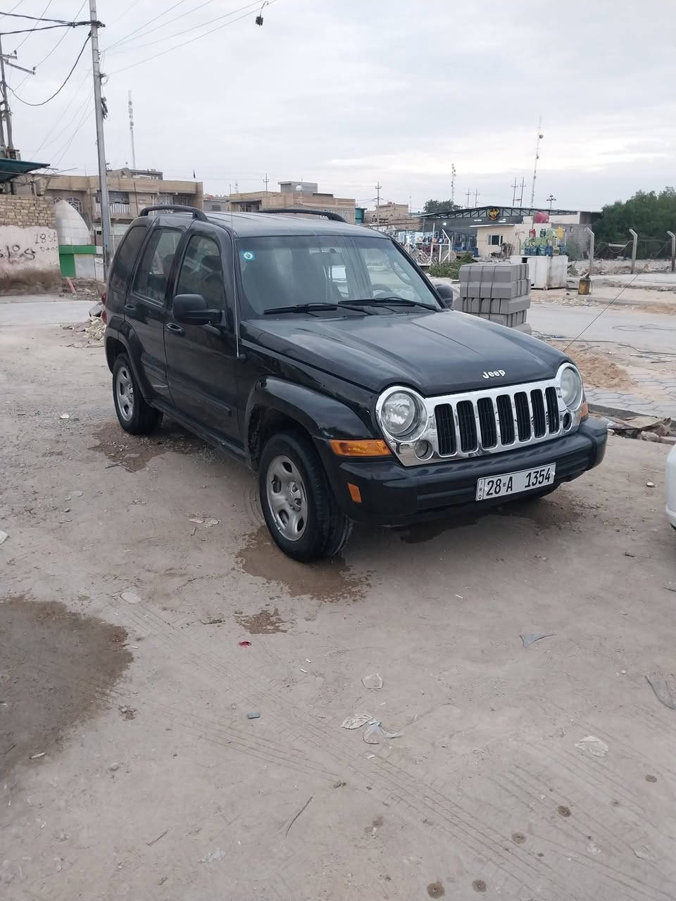 تحيه طيبه للبيع جيب لبرتي ٢٠٠٦ السياره جاهزه من كل النواحي كير ومكينه وحداديه تخم تاير تبريد تدفئه شغالات السعر ٦٥بااسمي شخصيا للاستفسار على الرقم ***********مكان السياره واسط النعمانيه الرقم المذكور عليه واتساب

