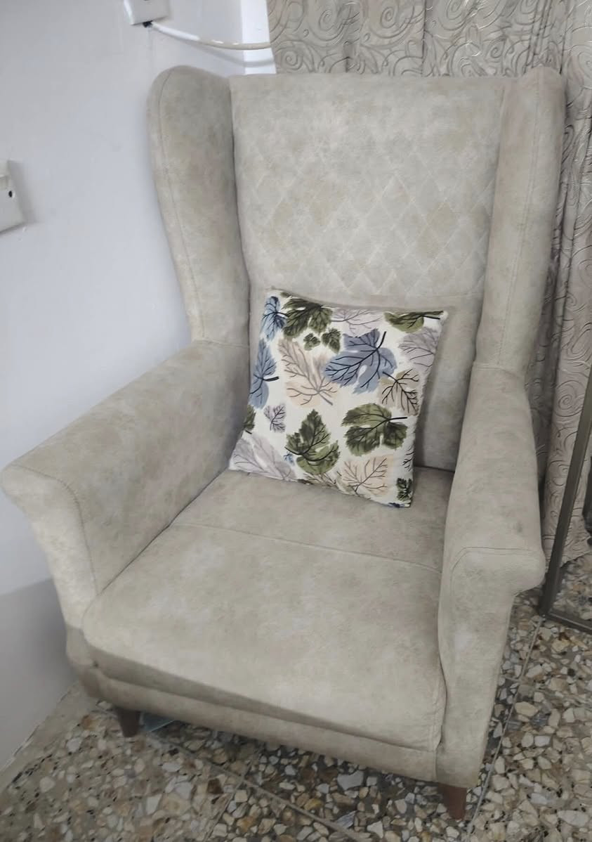 #بيع_مستعجل📌👇🏻
تخم تركي (٨) مقاعد يصير سرير مثل الصور💯
العنوان #بغداد_الاسكان📍للمزيد مراسلتي👍✅


**إذا كنت صاحب هذا الإعلان وتريد حذفه لأي سبب، رجاءا أرسل رسالة إلى الدعم الفني**