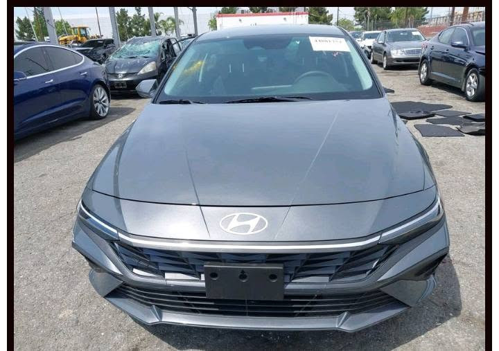 أللهم صلى على محمد وآل محمد 🧿 
2026 HYUNDAI ELANTRA SE 
عداد المسافه 1,180mi
سعر 5,800$ Buy Now 
ضرر موضح بالصور 
تقرير كارفكس قبل الشراء مجانآ 💯 
ممكن استيراده ع كتاب ذؤي الشهداء معفيه من رسوم كمرك ورسوم رقم 🌹 
مكتب الحسناوي لتجارة السيارات الامريكيه والكنديه عنوان بابل قضاء الكفل مجاور دائرة أحوال الكفل مقابل صيدليه الشهد 🌹 
للاستفسار الاتصال على الرقم التالي 
*********** وات ساب 🇮🇶
