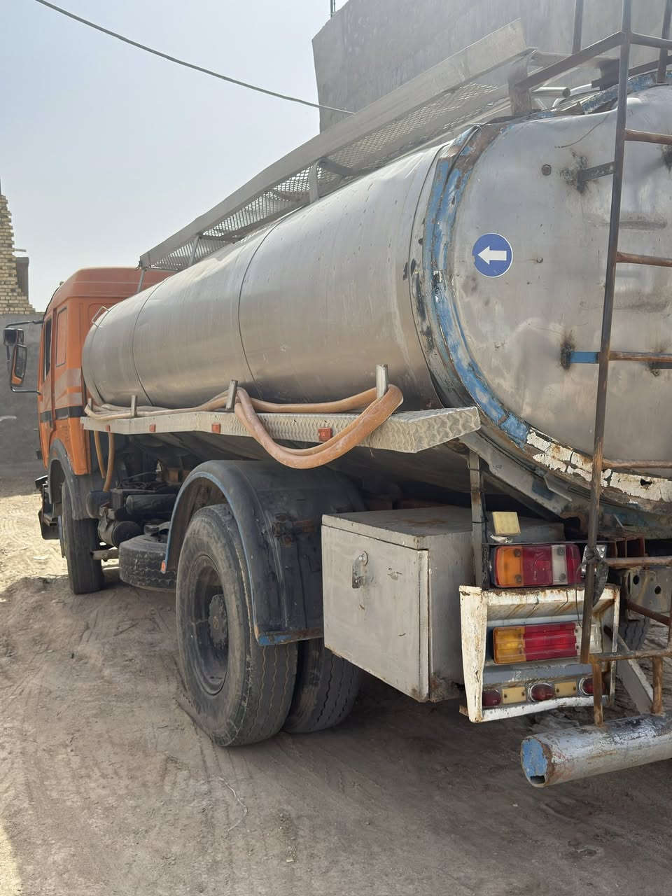 السلام عليكم سياره دنكر كرواتي مكفوله كفاله عامه السياره بسمي مداور ثاني يوم تخم تاير دبل تيربو مكينه ٣٣ شاصي ١٦ الحموله ١٦ الف او طن السنويه دنكر السياره اصوليه مكينه ٨ سلندر كير ١٦٠ برميل اكسل جي اف كهربايات كامل شغلاه الهوه كامل كله بدون تفيس وترايك من زاخو للفاو  السعر ١٩٠ قفل ما بي اي مجال  للتواصل *********** ابو اكبر
