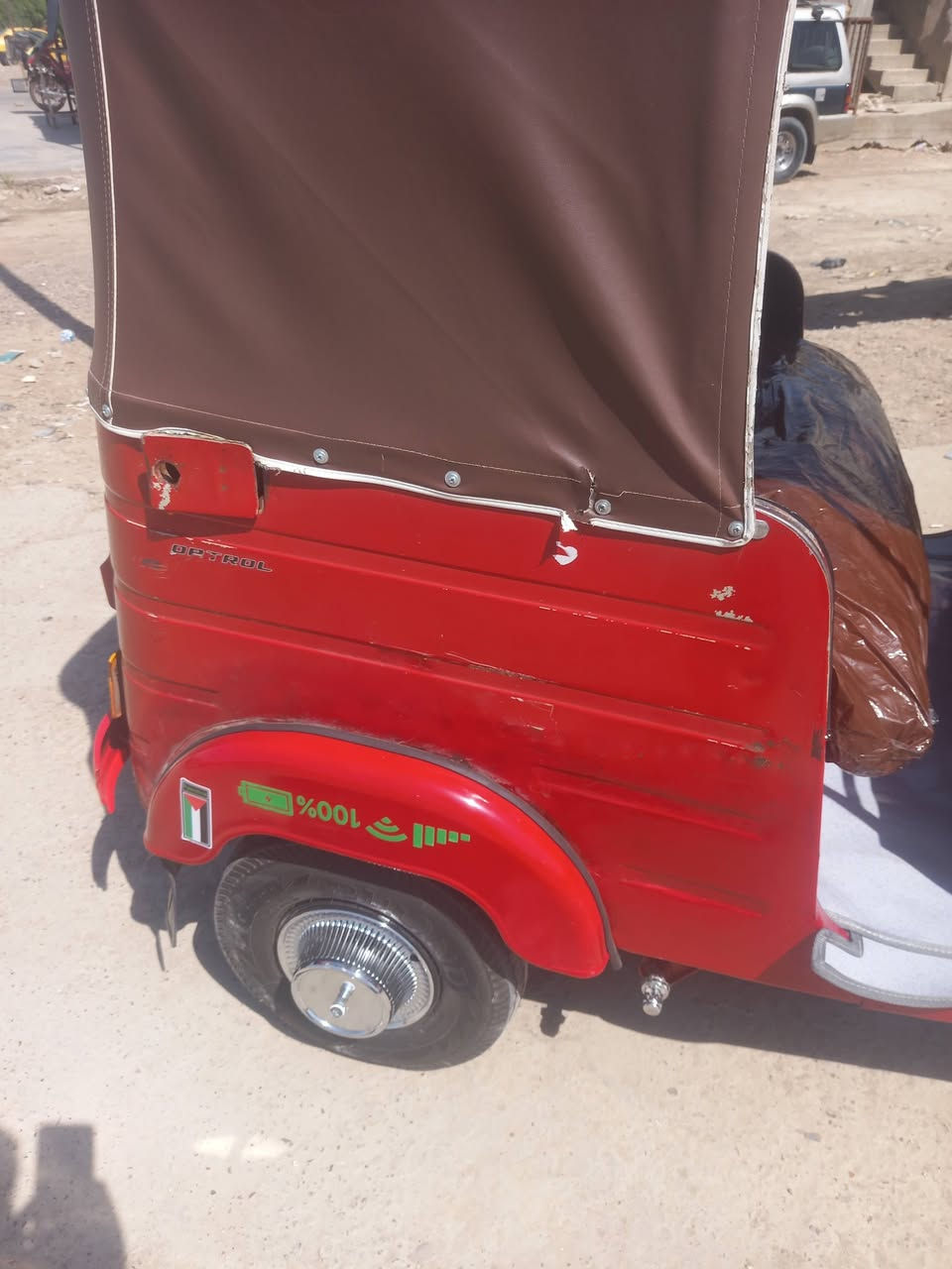 ١٨ شهر ١٢ مكفوله لاضربه ولاصبغ
بس دوس مصبوغات مكينه مال ٢٠ 
***********
