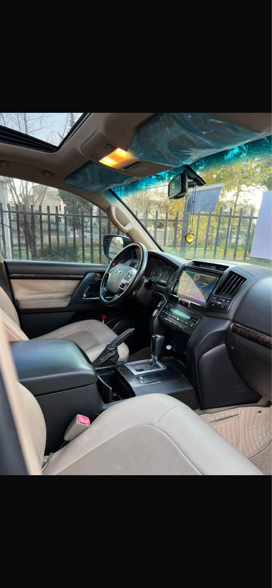 كوردى 
لاندکرۆز GXR 
مۆدێل  / ٢٠١٠ شکل کامل کراوە بە مۆدێل ٢٠١٥ 
مواصفات سلايت شغال 
رۆیشتن / ١٧٢ هەزار کم 
رەقەم هەولێر سەنەوی نوێ 
مەکینە v6 
سبوغ تەنها نیو دەرگای سبوغ 
سەقفی کالبونەوەی هەیە 
بێ ناوگرتن بێ ئێڕباگ 
١٠ وەرەقە غەڕامەی لەسەرە 
پاش مامەڵە وەردەگریەوە

نرخ  ٢٧٧ $ وەرەقە

بۆ پەیوەندی ***********
عربي 

لاندكروز . جيكسارا 
موديل 2010 محدث 2015 
مواصفات سلايت شغال
ماشي / 172 الف كم 
رقم أربيل سنوية جديد 
محرك V6 
صبغ فقط نص باب سائق 
بدون دواخل بدون ايرباك 
قمارة شوية بي جراد 

غرامة 10 ورقة عليها بعد المعاملة نرجع لك 

سعر ٢٧٧ $ 
للاتصال  ٠٧٥٠٩٦٥٤٢٩ أربيل, العراق
