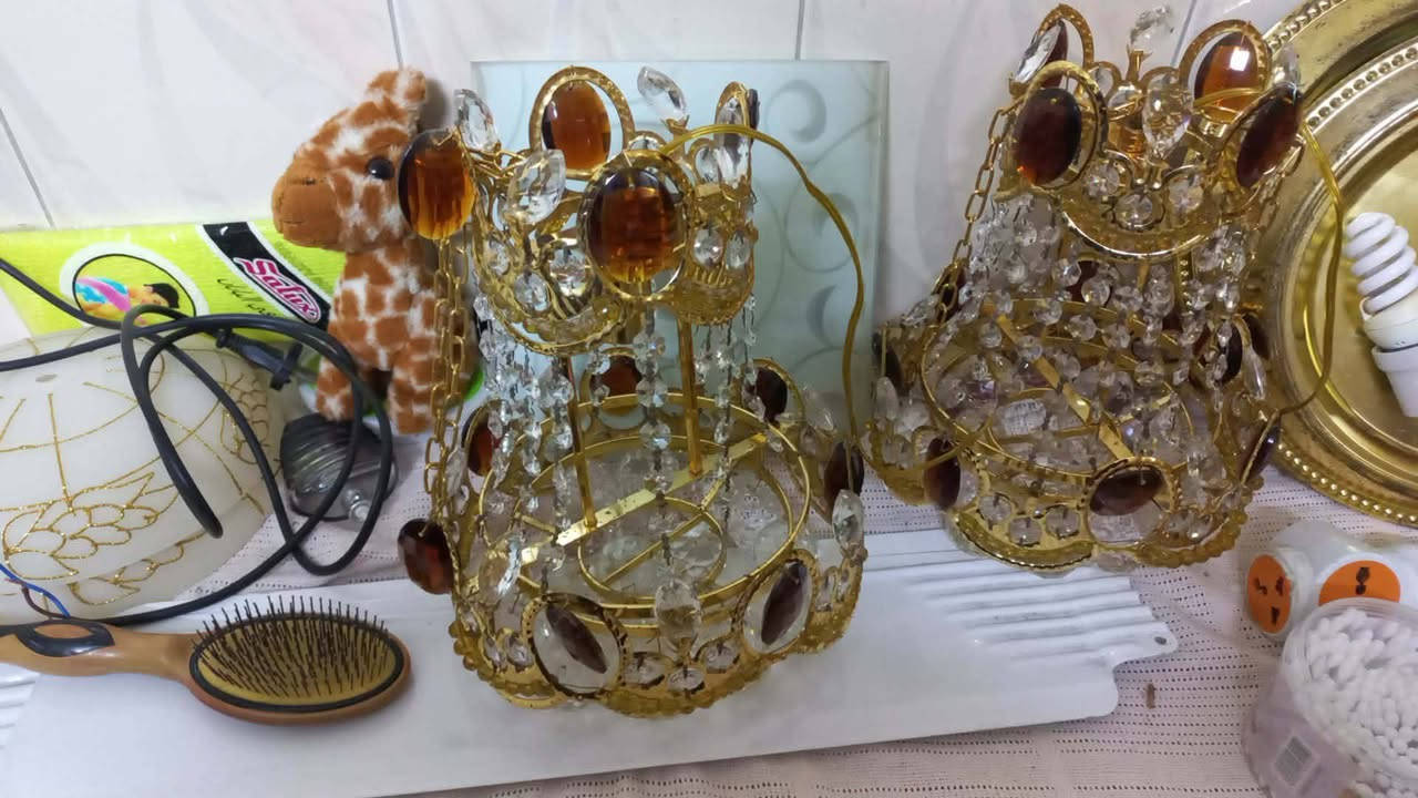 السلام عليكم عندي ثريات للبيع كلش نظيفات وعندي نجمات مال ديكور للبيع نجمات ١٥ الف قطعه وثرياات زوج ٦٠ الف وعندي ثريات زوج ٢٥ مكاني اعظميه سبع ابكار ***********
