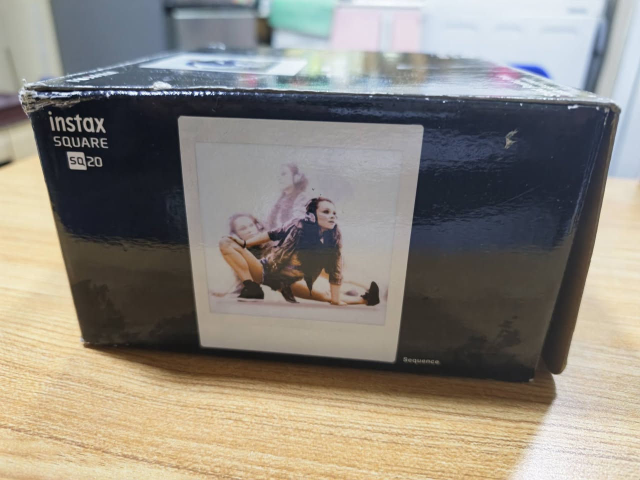 📸✨ للبيع:  كاميرا فورية فوجي فيلم ✨📷
🔹 Fujifilm Instax SQ20
كاميرا فورية مربعة تلتقط وتطبع الصور بنفس اللحظة.
سهلة الاستخدام وممتعة للحفلات والذكريات، وتعطي صور فورية بشكل أنيق ومميز.
📦 الأجهزة بحالة جيدة وجاهزة للاستخدام.
السعر : 110 الف


**إذا كنت صاحب هذا الإعلان وتريد حذفه لأي سبب، رجاءا أرسل رسالة إلى الدعم الفني**