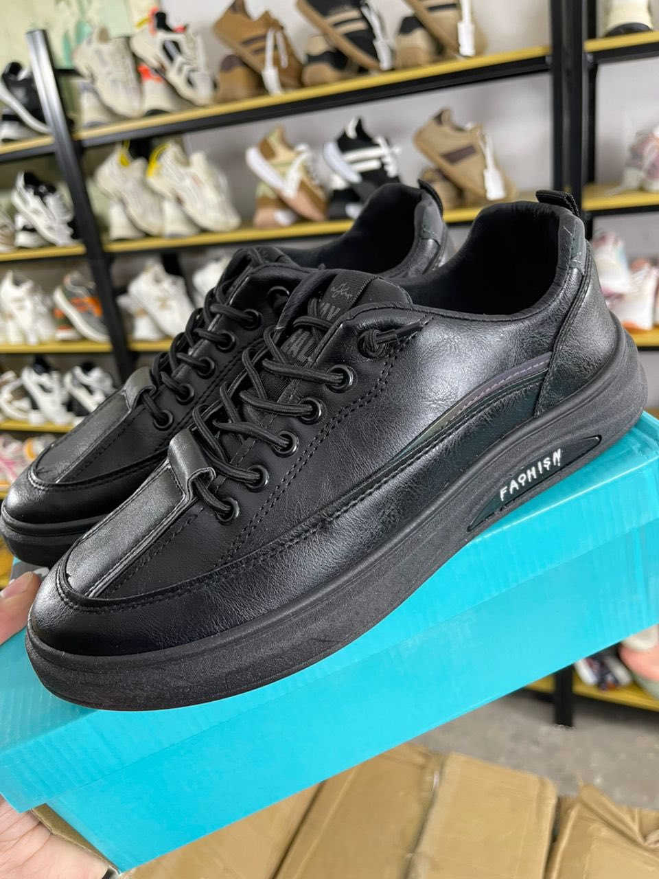 حذاء رجالي 3.5$
كل الكمية 630$
كل الكمية 180 زوج
قياسات كاملة
القياسات من 40 إلى 44
كل قياس 6 أزواج
الكرتون يحتوي 30 زوج
وزن الكرتون حوالي 28 كيلو
حجم الكرتون بدون علبة 0.13 متر مكعب
حجم الكرتون مع علبة 0.24 متر مكعب
كل الكمية 6 كرتون
حجم كل الكمية بدون علبة 0.78 متر مكعب
حجم كل الكمية مع علبة 1.44 متر مكعب
وزن كل الكمية حوالي 168 كيلو


**إذا كنت صاحب هذا الإعلان وتريد حذفه لأي سبب، رجاءا أرسل رسالة إلى الدعم الفني**