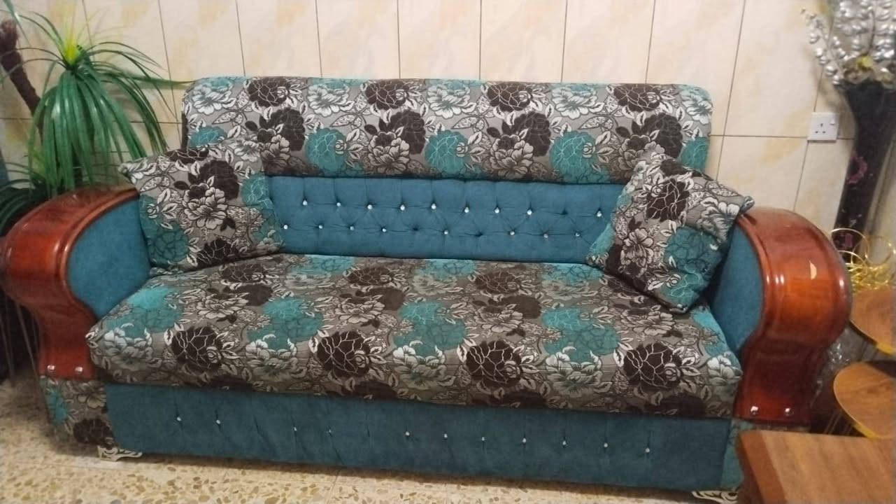 تخم تكمه قوي كلشش وثكيل 10 مقاعد اب 300 وبي مجال بسيط ويه بردات ويه تلبيسه ايي ضرر مابي.  نظيف كلشش سفنج قوي مكاني زعفرانيه نهايت لأربع شوارع


**إذا كنت صاحب هذا الإعلان وتريد حذفه لأي سبب، رجاءا أرسل رسالة إلى الدعم الفني**