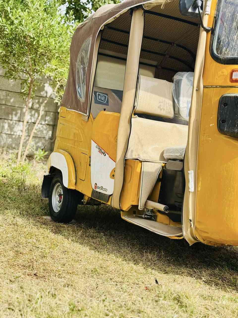 سلام عليكم شباب21للبيع اوراق كامله مابيه اي نقص تكتك شوفت عينك خير من الله بيه فقط لغد مرشوش فقط سعر6800وبيه مجال تكتك محرك كاتم مبدل بوش وبستم قصى أولى شلعه تخبل 
تواصل ***********
