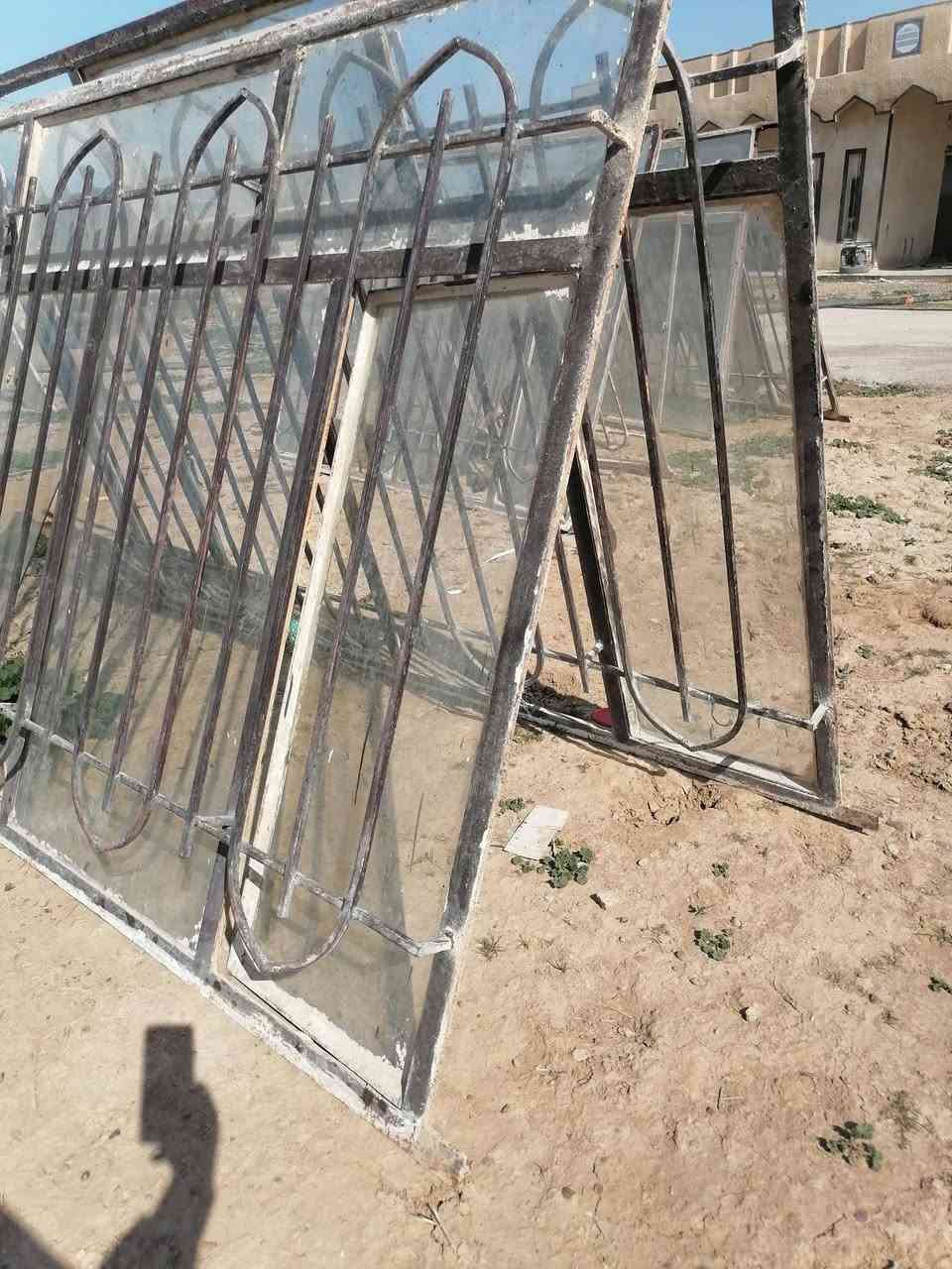 السلام عليكم ورحمة الله وبركاتة
شبابيك 8 وبوب 12 نضيفات شرط لا خياس ولا جنزار للبيع  التواصل  ***********  الموقع الشيخ ابراهيم  ع
