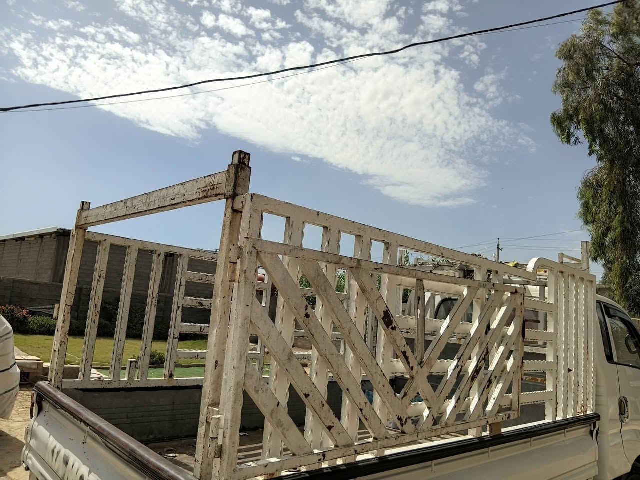 السلام عليكم محجر للبيع مال كيا المكان بغداد المعامل الاستفسار على الرقم ***********
