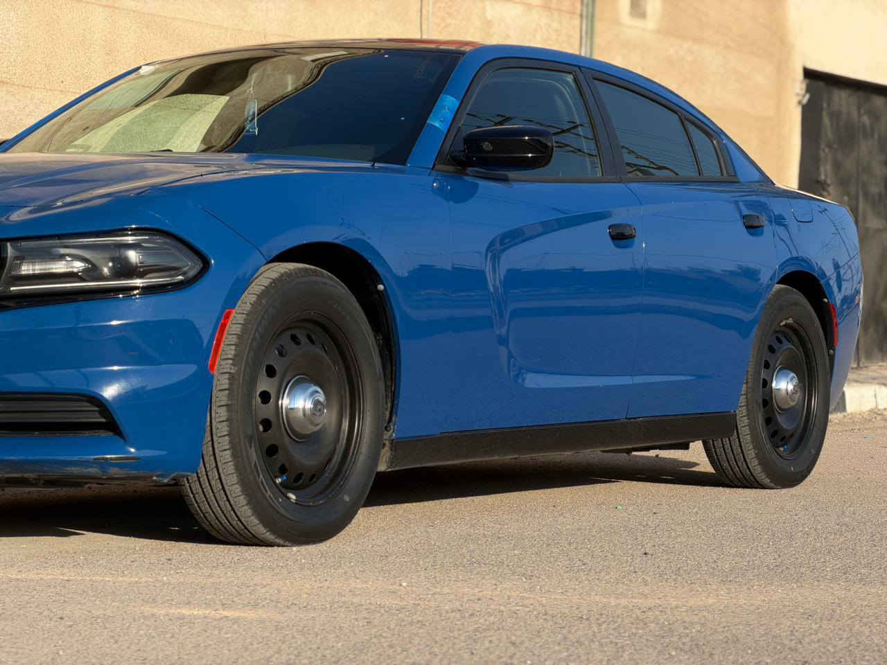 سلام عليكم
جارجر بوليسي 8
مديل 2018
السياره تقرير غرق كفاله عامه ما عده تعديل بارد بلجاملغ الامام صفحت اليسره فقط 
كير مكينه حداد تخم تاير كله جديد واني شاد بيدي 
السعر 165 وبيه مجال شي بسيط
الرقم ***********
