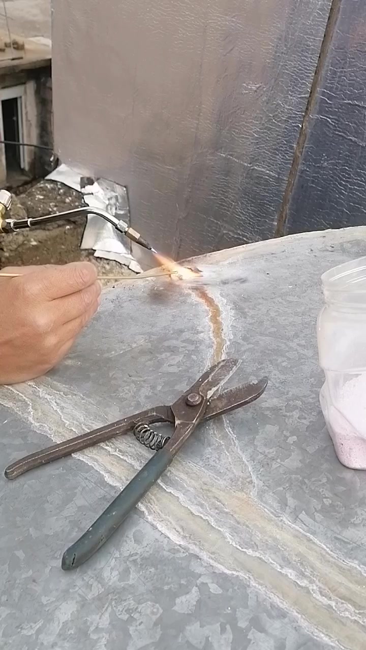 اسطه لحيم تانكي ماي ولحيم أبواب وكاف اعمل بواري وكاف صحيات وكاف صيانه منزلي داخل سليمانيه *********** تواصل
