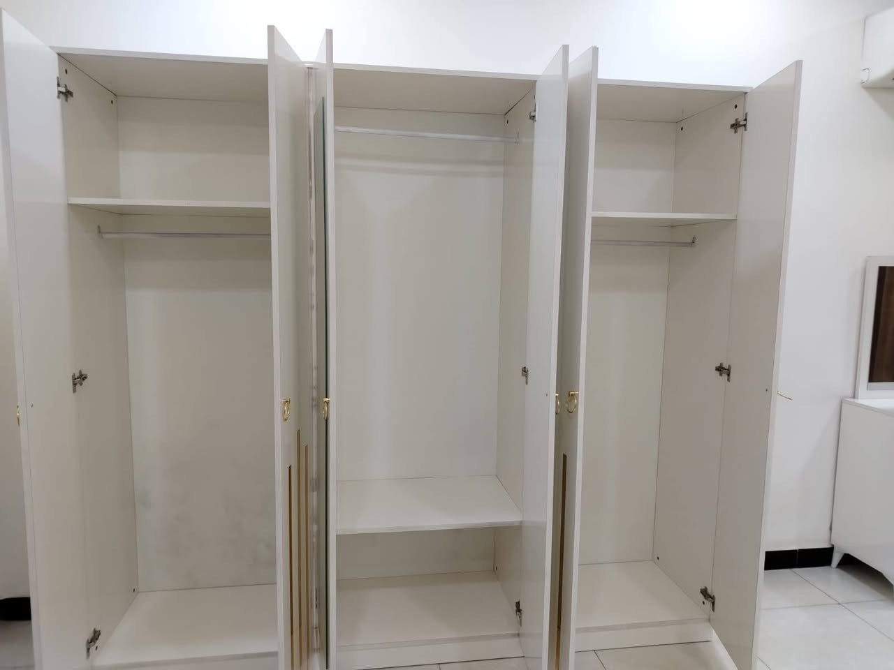 السلام عليكم
غرفة تركية المنشئ اصلية 5 قطع 
نظيفة جدآ اي ضرر ما بيها 
كنتور 6 ابواب + ميز تواليت + سرير + 2 كومدي 
السعر 450 و بي مجال للاستفسار خاص
بغداد البلديات


**إذا كنت صاحب هذا الإعلان وتريد حذفه لأي سبب، رجاءا أرسل رسالة إلى الدعم الفني**