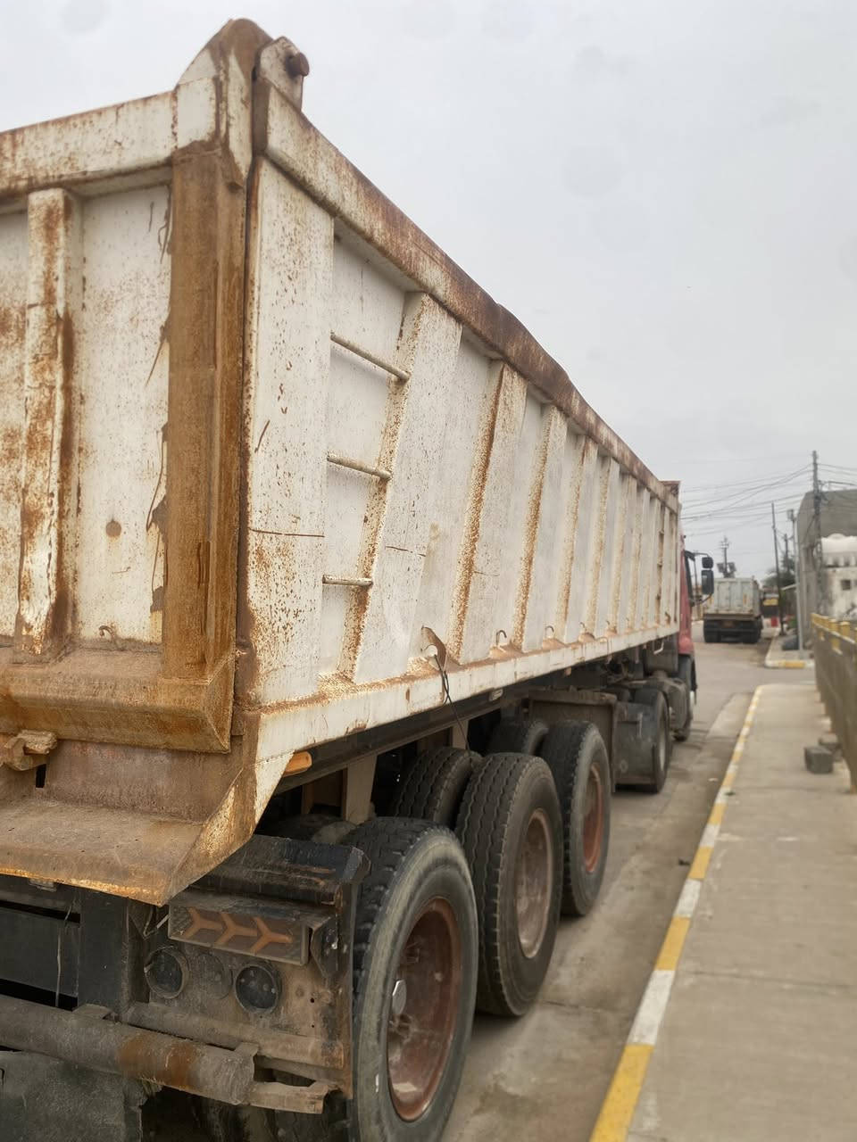 ربانه حداديه ثلاث دناكير 16 ترهم اربع دناكير  الذرعه 32 متر شاصي مكفول شريط ولعابات جدد  السعر 140 للاستفسار اتصل ***********
*********** ترهم مراوس بعربانه جناب المكان فلوجه
