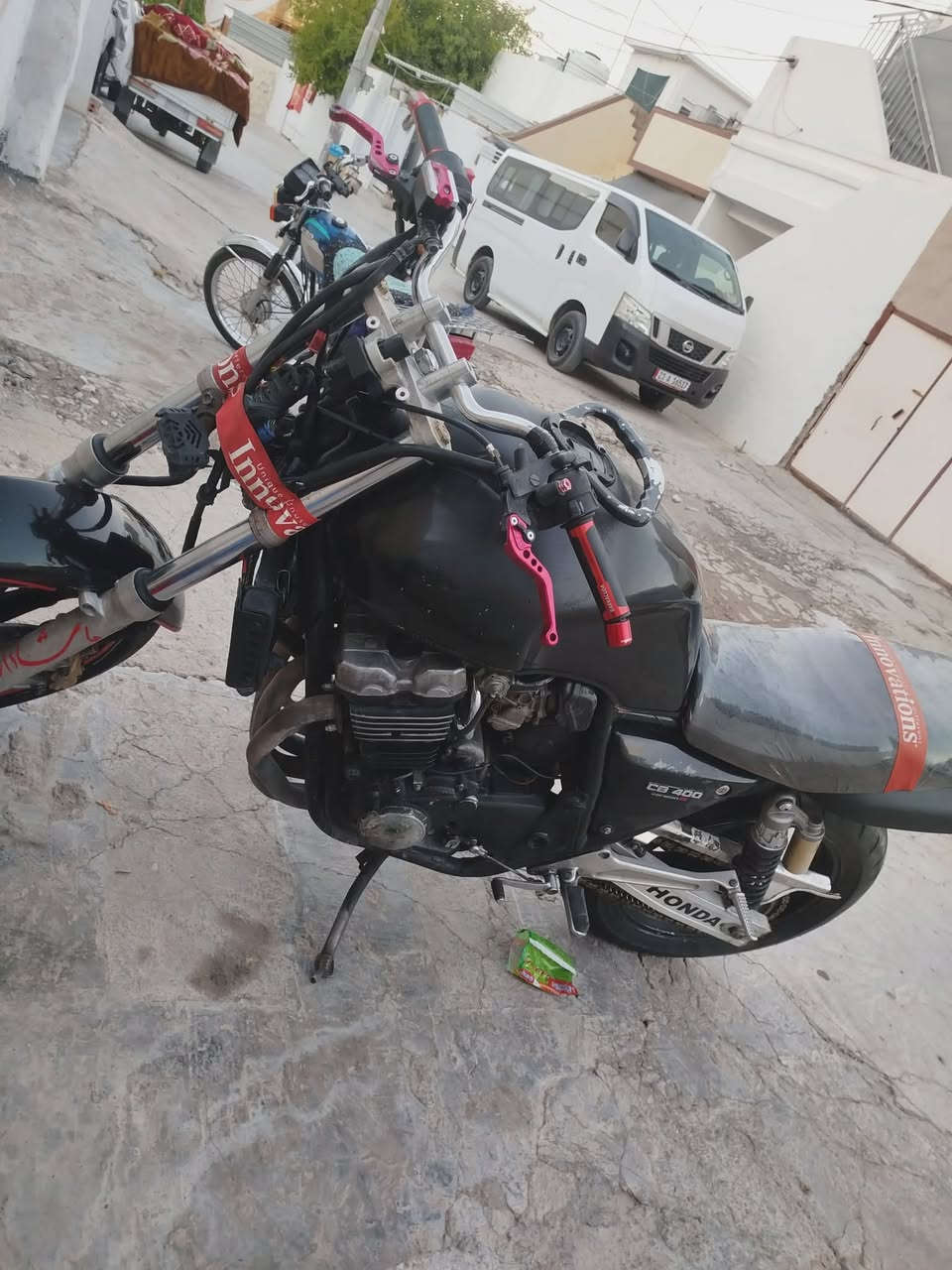 مۆدێل 1998 cb400ماڵەکە بێعەیبە وەشەرت وەستا شوێن کەلار مشتەری نیت سەرمان مەێشێنە تایە ی دوواو بەردەم ڵۆک بوخار سەرف ڕۆندان وەشەرت  سەوت وەشەرت سعری 8گەڵا ومەعامەلە


**إذا كنت صاحب هذا الإعلان وتريد حذفه لأي سبب، رجاءا أرسل رسالة إلى الدعم الفني**