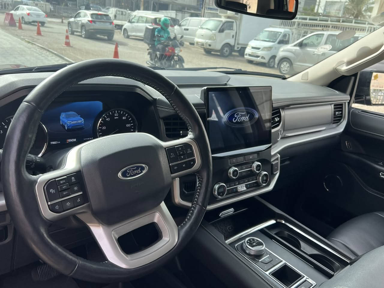 السلام عليكم…
فورد اكسبديشن بترة 
موديل 2023 
ماشية: 7 الاف فقط 
فول مواصفات ( بانوراما ، كشنات جلد تدفئة تبريد ، كشافات ، صندوك كهرباء، كشنات حته الاخيرات كهرباء،كشنات خلفية هيترات، بصمةتشغيل عن بعد، دخول ذكي ، رادارات وحساسات ٣٦٠ درجة، تحديد مسار قيادة ذاتيه ،كاربلاي بلوتوث  مرايات شفط ،وباقي مواصفات المعروفه )

حادث موضح بالصور: ( صبغ جاملغ خلفي + جانت طخه بالصندوك هم نصبغ على كدها … بدووون ايرباك مطاك بيها ايرباك) بجم كبس….

مكان السياره : بغداد 

السعر: 42,500$ 

شراي اتصل وتدلل : ***********
