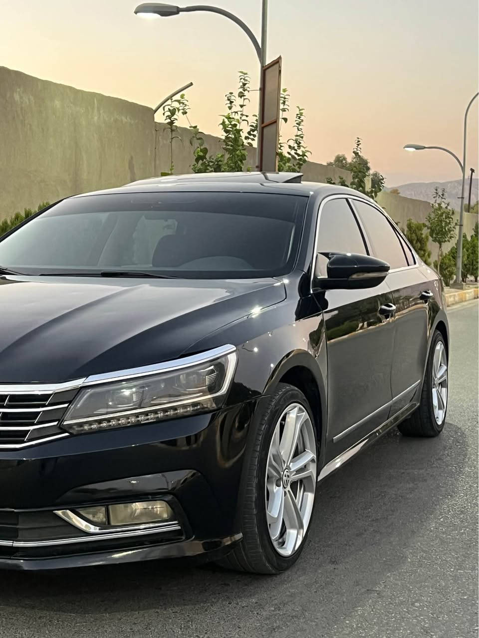 Volkswagen Passat se 2017
‎فولكس واكن پاسات 2017
‎اللوان : اسود 
‎السعر : 130شويه بيها مجال  🔥
غرامه 3$ ورقه نزل من سعر 
‎حجم المحرك : 18 توربو 
‎امامى سياره كبس 
‎ملاحظة السيارة :سبغ سياره 3 قتع 
‎بوند سبغ  
‎ جاملوغ امامي جهيت نفر سبغ   
‎جاملوغ خلفي جيهت نفر  سبغ  
‎ربع باب سايق سبغ 
‎المواصفات : se
قبل ازبوع سويت اداما كامل 
سياره مايحتاج اي مصرف 
4 ويلات جديد 
4 تايرات جديد 
صدر امامي خلفي جديد 
مكينه بشرط 
كير بشرط 
‎داخل اسود جلد ‏‎
‎‏‎شاشة  
‎‏‎كاميرة
‎رادار امامي (تحديد مسار) 
‎‏‎رادار جانبي (نقاط عمياء) 
رادار خلفي 
‎نظام : Eco
‎نظام :  Normal 
‎نظام : Sport 
‎تحكم ستيرين
‎كشنات جلد
‎كشنات كهربائي
‎كشنات هيتر
‎تبريد لمس
‎تبريد مركزي
‎لايتات LED 
‎بكلايتات LED 
بلاجكتور زينو 
‎ رقم جديد 
سنويه جديد دهوك, العراق


**إذا كنت صاحب هذا الإعلان وتريد حذفه لأي سبب، رجاءا أرسل رسالة إلى الدعم الفني**
