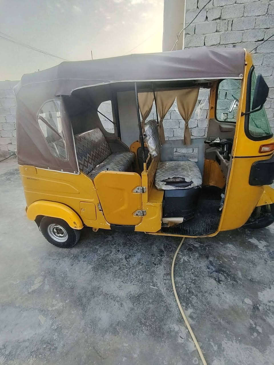 تكتك للبيع موديل 21
سنويه ورقم بغداد عنواني بغداد الاورفلي التكتك بيها بارد باللغد ومكينتها خير من الله لا تنقيص ولا تبخير السعر 7500 وبيها مجال للشراي رقمي ***********
