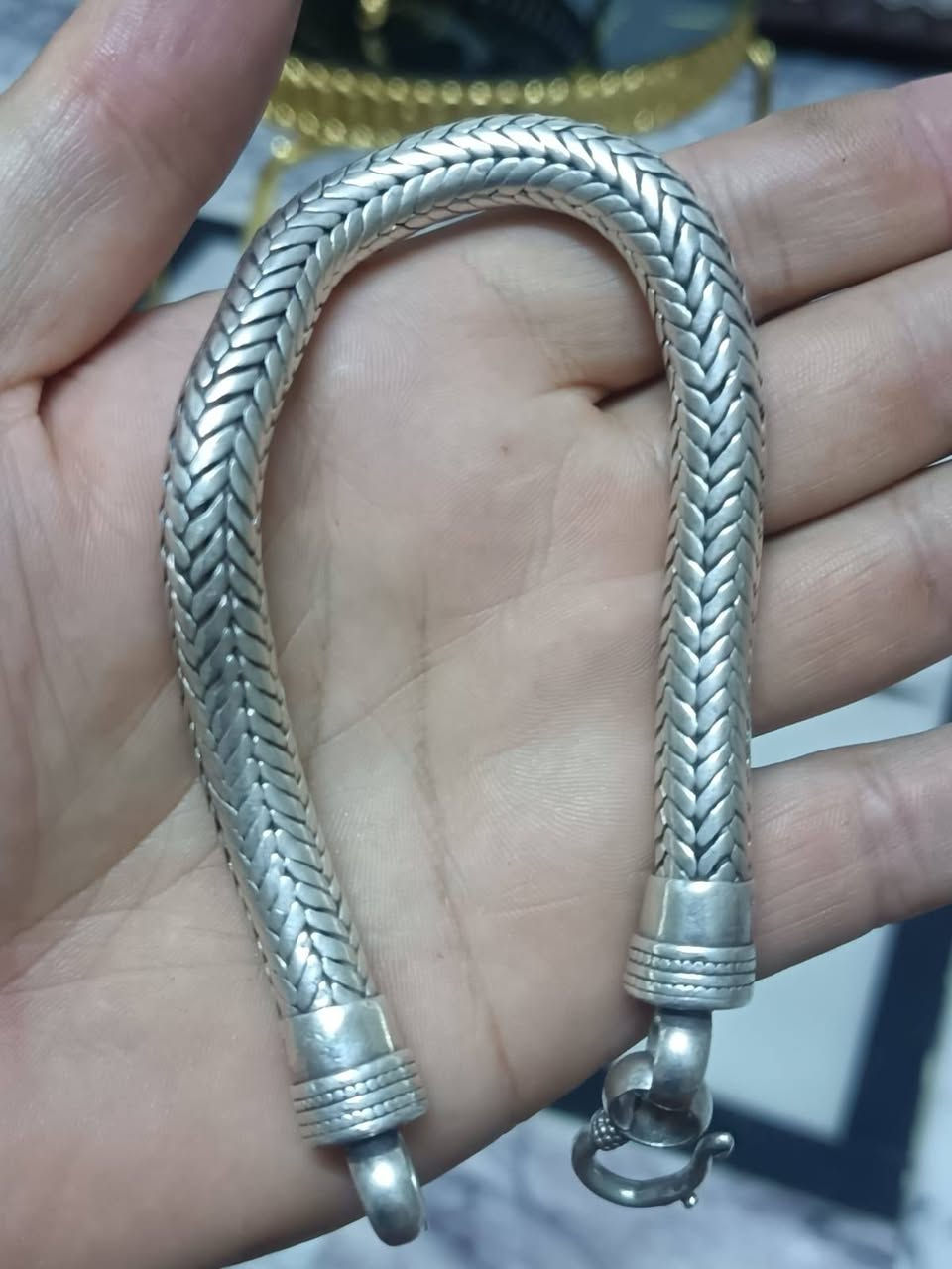 سلام عليكم سوار فضه صلي قديم شغله يدوي قطعه حلو مختلفه وزنه ١١٦ غرام بل عافيه الياخذه بغداد مدينه توصيل موجود


**إذا كنت صاحب هذا الإعلان وتريد حذفه لأي سبب، رجاءا أرسل رسالة إلى الدعم الفني**