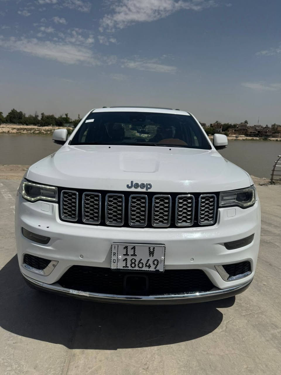 السلام عليكم
جيب سومنت خليجي 
فول مواصفات اعلى فئه 
موديل 2019
ماشيه 105 وقابله للزياده
السعر 297 وبيهه مجال 
مكان السياره بغداد الكاظمية
 واتساب او اتصال ***********
للبيع او مراوس حسب القناعه

