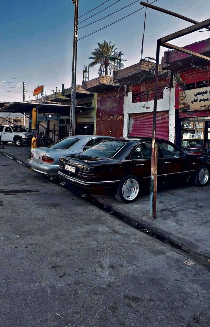 مـارسـيدس ام عـيون
🔱: المـوديل :1997
🔱. الضرر : جاملغ وبنيد مفتوح
🔱.المـكينة وكير V بلادية 
🔱. ويل لاكزونه 
🔱.رقم دهوك الجديد شرط التحويل 
🔱.داخل اسود جلد 
🔱.كهـربائيات بلاديه
🔱. نقوصات فقط غاز تبريد ويرجع شغال تبريدها فول 
🔱. فتـحه سلايد 
رقـم الهــاتف 📞
***********
