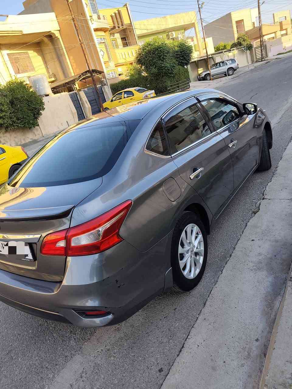 السلام عليكم سنترا موديل 2019 وارد امريكي رقم اربيل الجديد هزة جديدة ماشية 97 الف حادثها جاملغ وبوند وصور الحادث موجودة بين الصور ايرباك سستم مرجع مواصفات السيارة رادار امامي شاشة كامرة تحكمات ستيرن قفل سرعه كروز تبريد منفصل نظام ايكو وبعد بيها مواصفات السيارة شرط التحويل السعر (102) وبيها مجال مكان السيارة موصل للاستفسار الاتصال على الرقم التالي ***********
